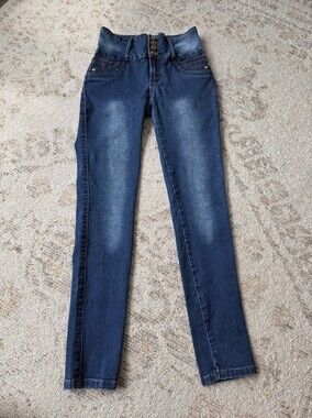 High-Rise Skinny Jeans in Dark Blue